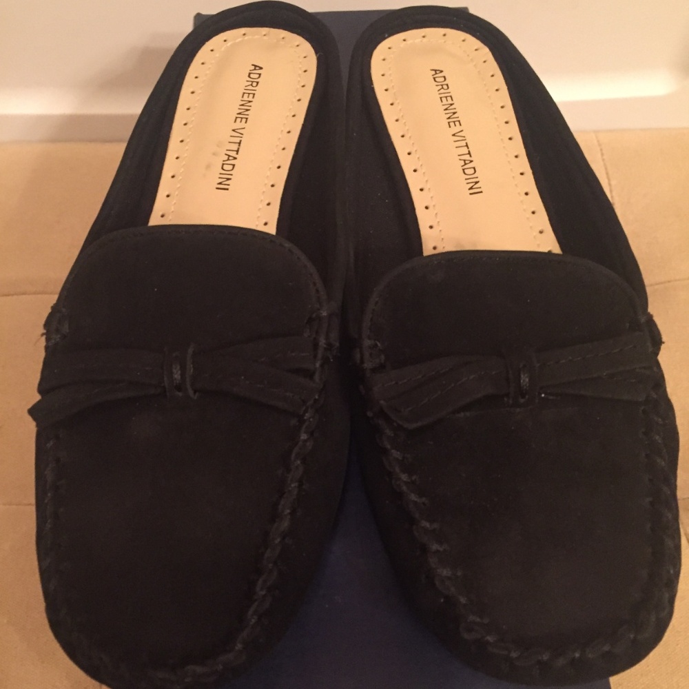 Adrienne Vittadini Heba Black Flats Nubuck